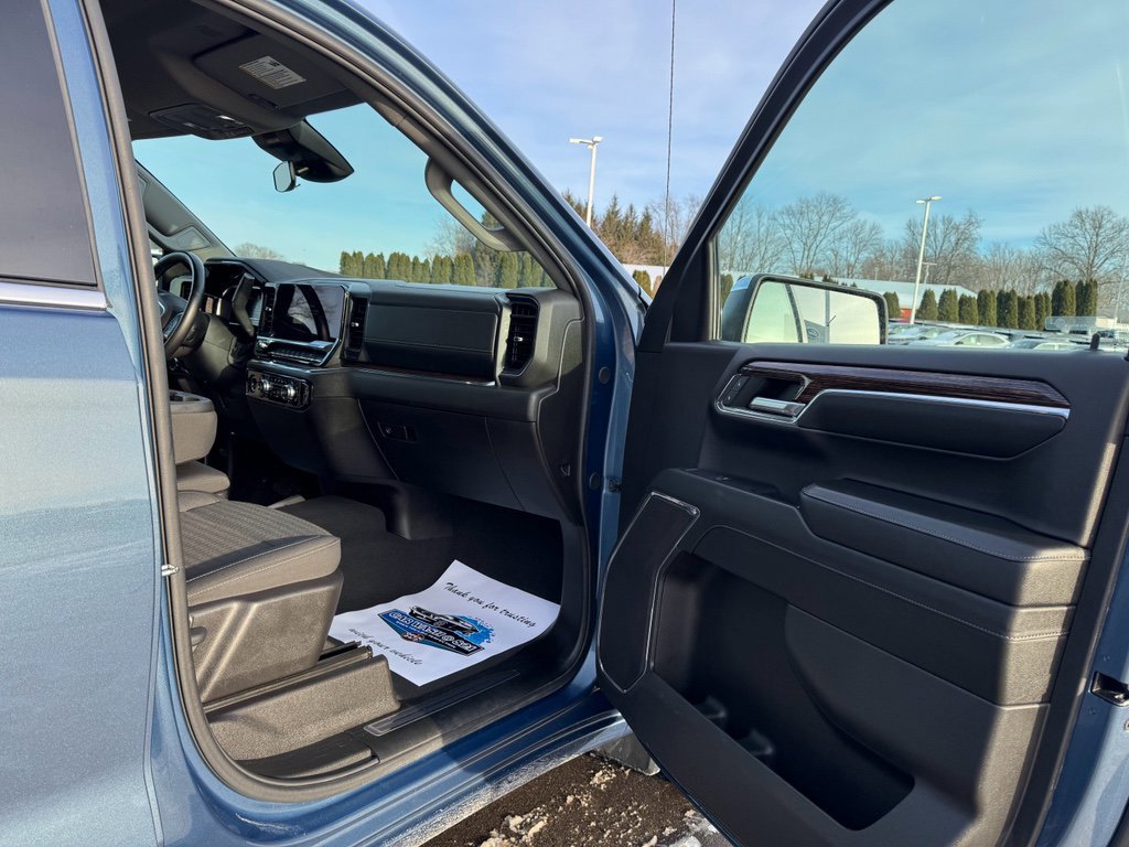 Used 2024 GMC Sierra 1500 SLE image 12