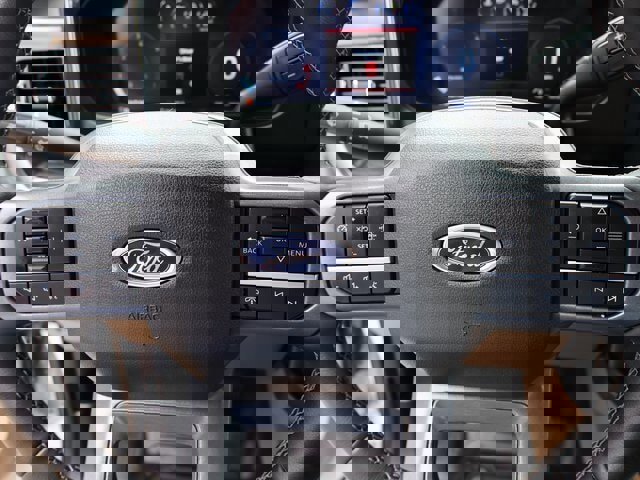 Certified 2025 Ford F250 Lariat w/ Tremor Off-Road Package image 32