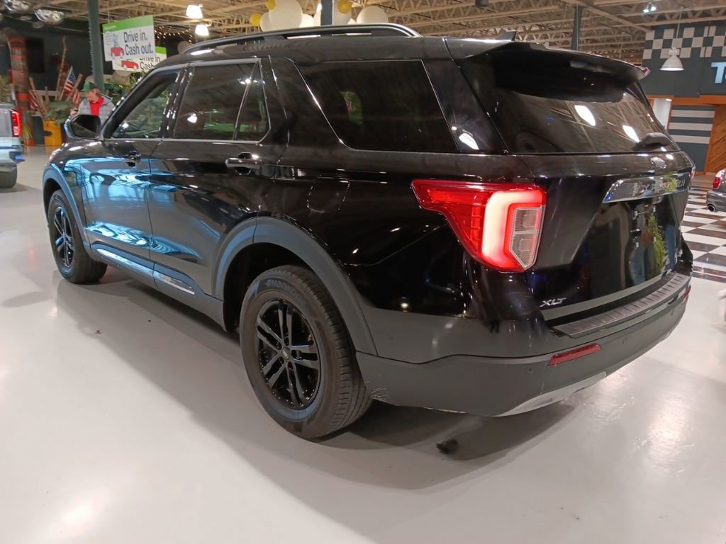 Certified 2023 Ford Explorer XLT w/ Equipment Group 202A image 8