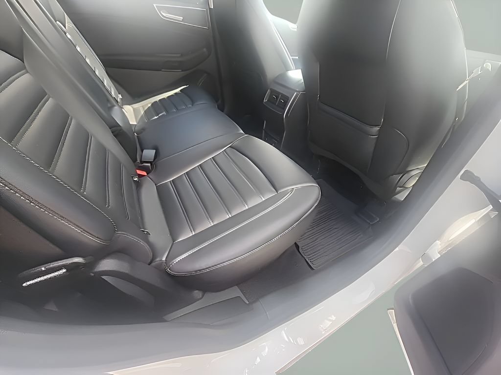 Certified 2024 Ford Edge SEL w/ Convenience Package AWD/4WD image 12