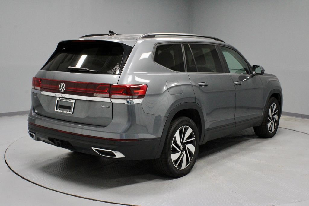 Used 2025 Volkswagen Atlas SE AWD/4WD image 11