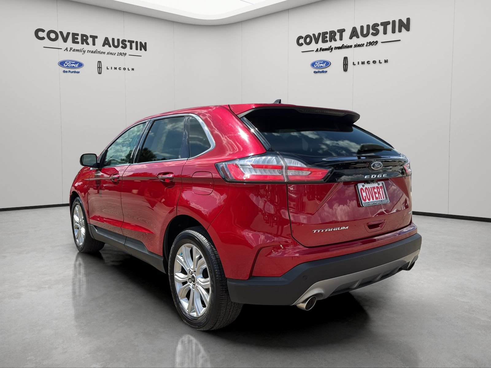 Certified 2023 Ford Edge Titanium AWD/4WD image 3