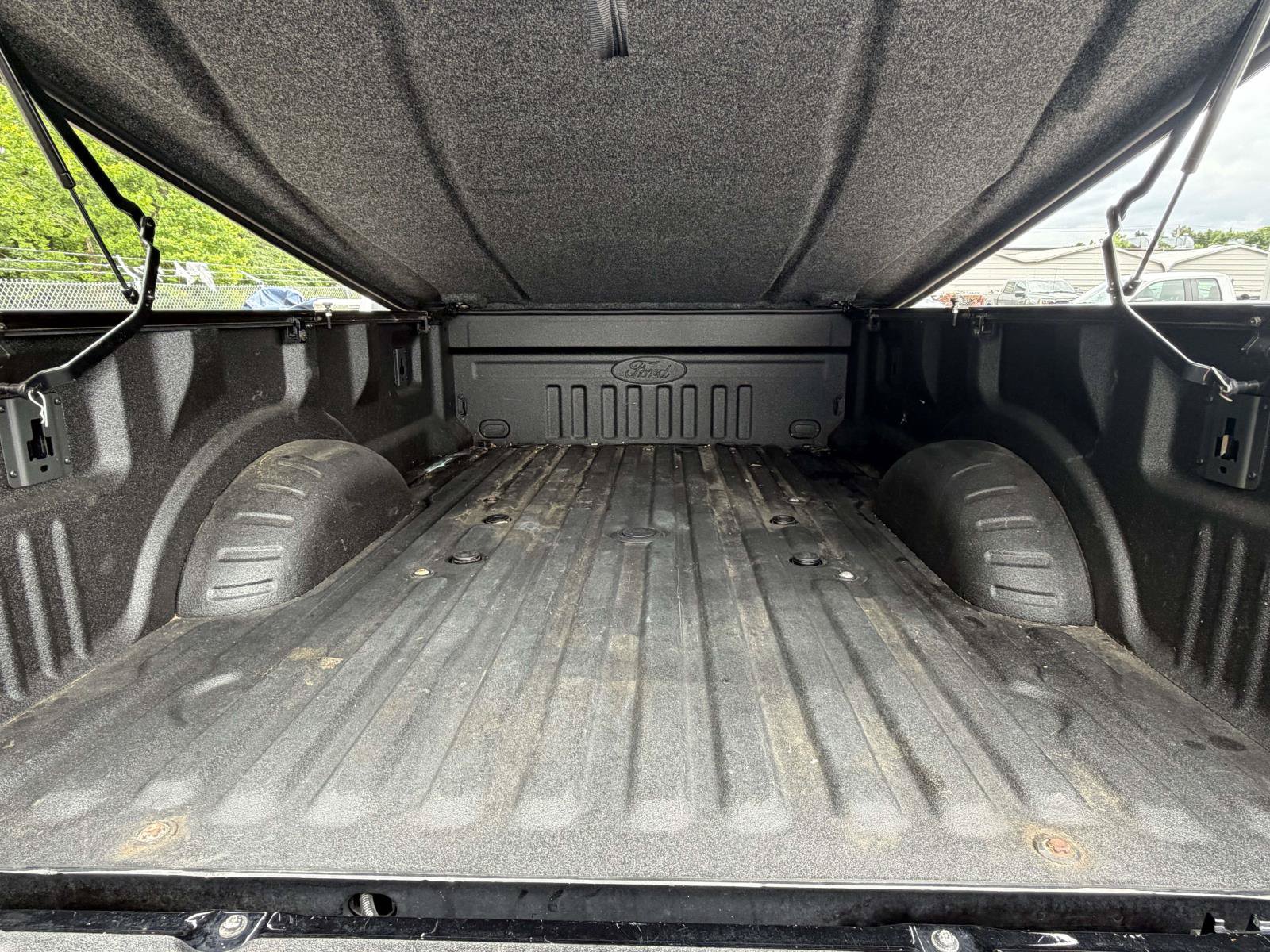 Certified 2019 Ford F450 Platinum w/ Platinum Ultimate Package AWD/4WD image 32