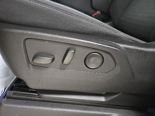 Used 2023 Chevrolet Silverado 1500 LT image 30