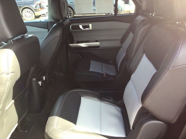 Certified 2022 Ford Explorer XLT w/ Equipment Group 202A AWD/4WD image 23