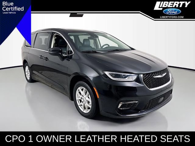 Used 2023 Chrysler Pacifica Touring-L image 7