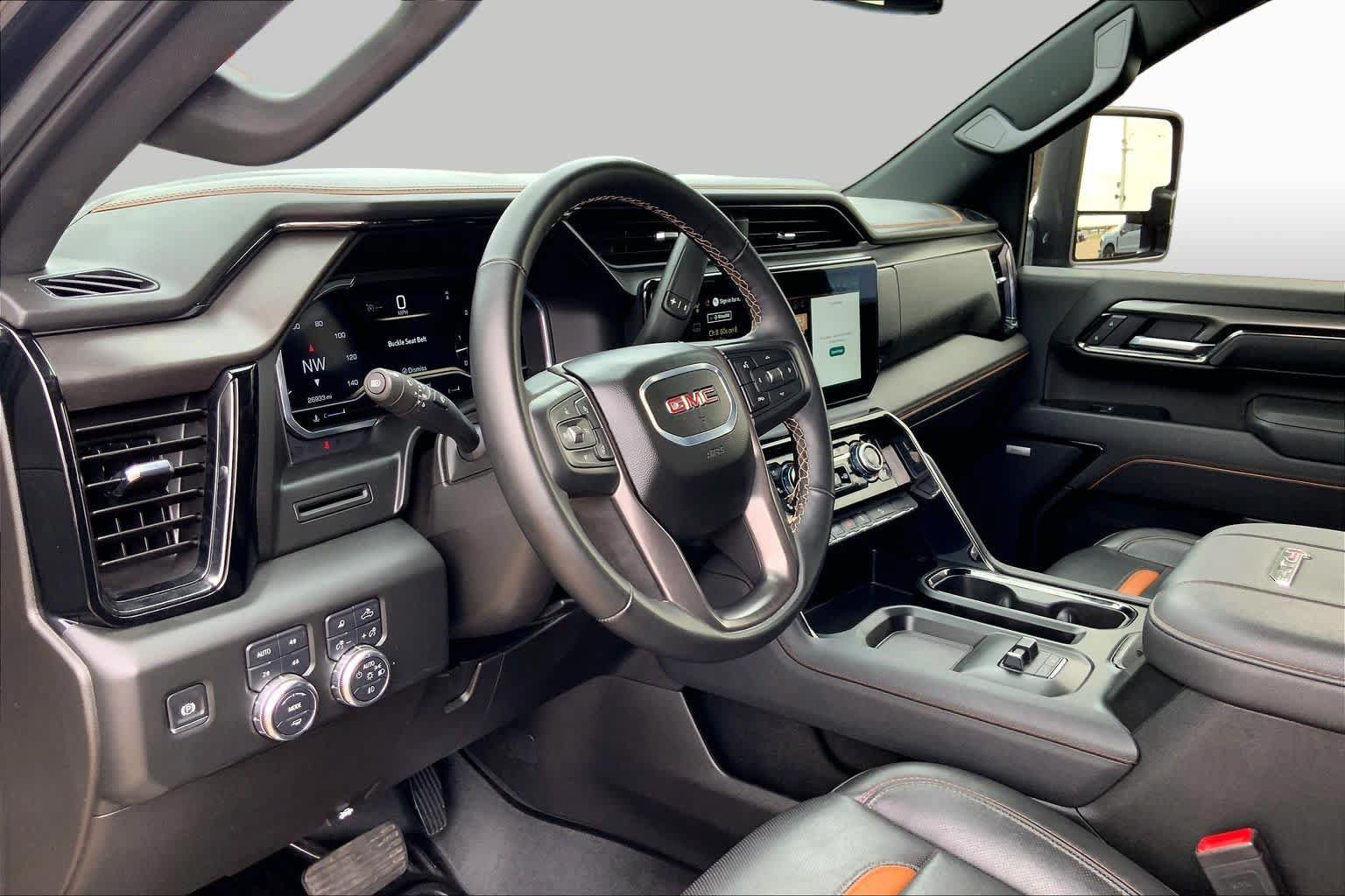 Used 2025 GMC Sierra 2500 AT4 AWD/4WD image 18