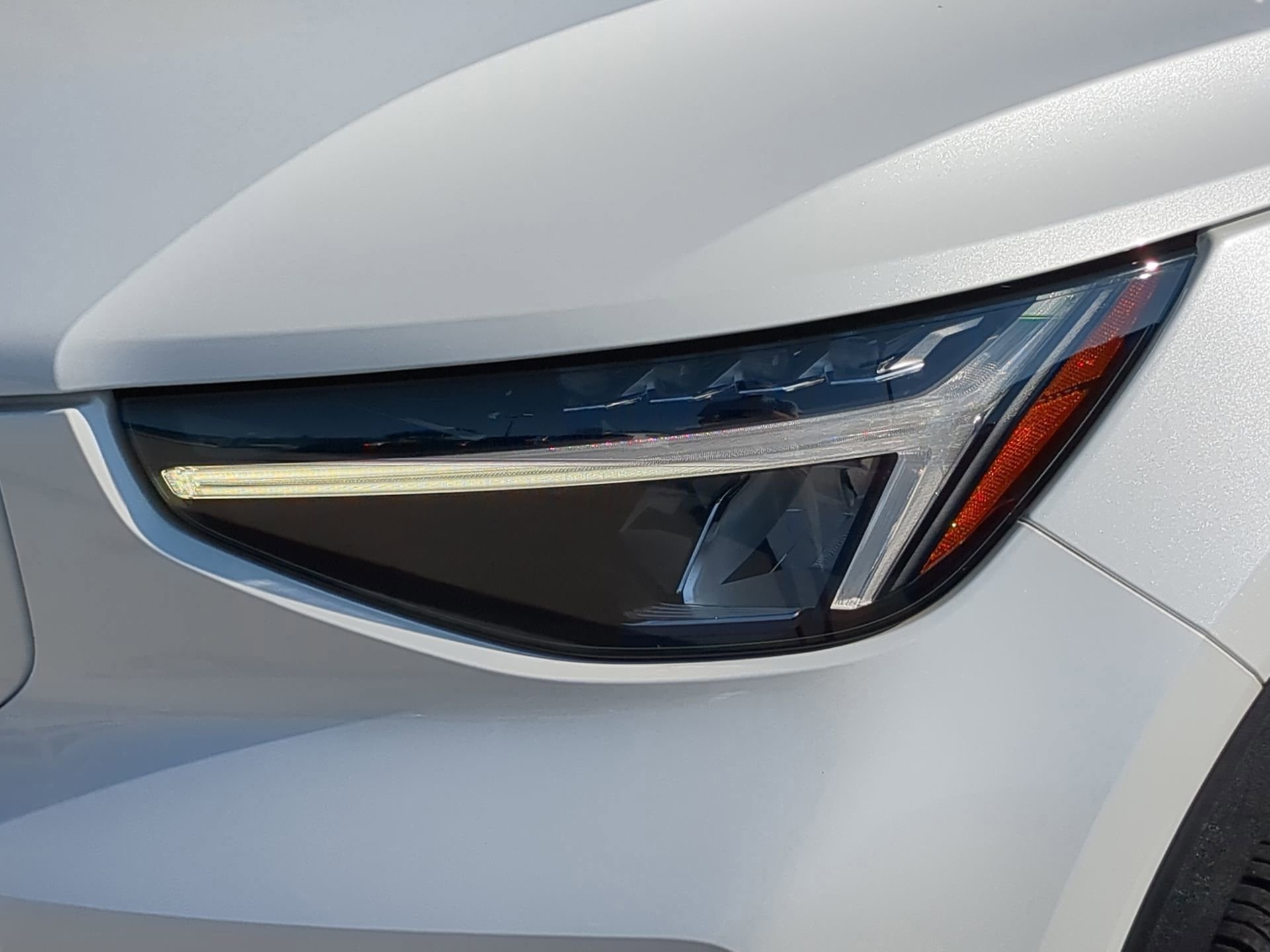 Used 2023 Volvo XC40 Recharge Plus image 36