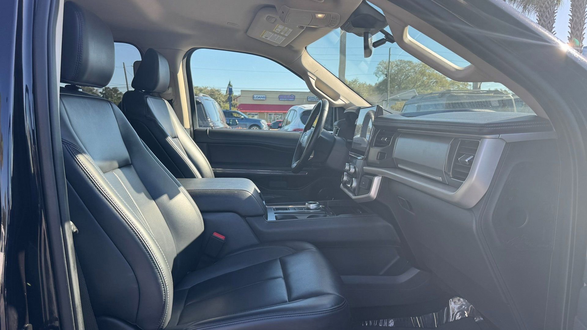 Certified 2024 Ford Expedition Max XLT image 8