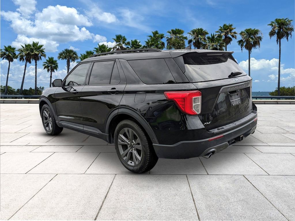 Certified 2022 Ford Explorer XLT w/ Equipment Group 202A image 7