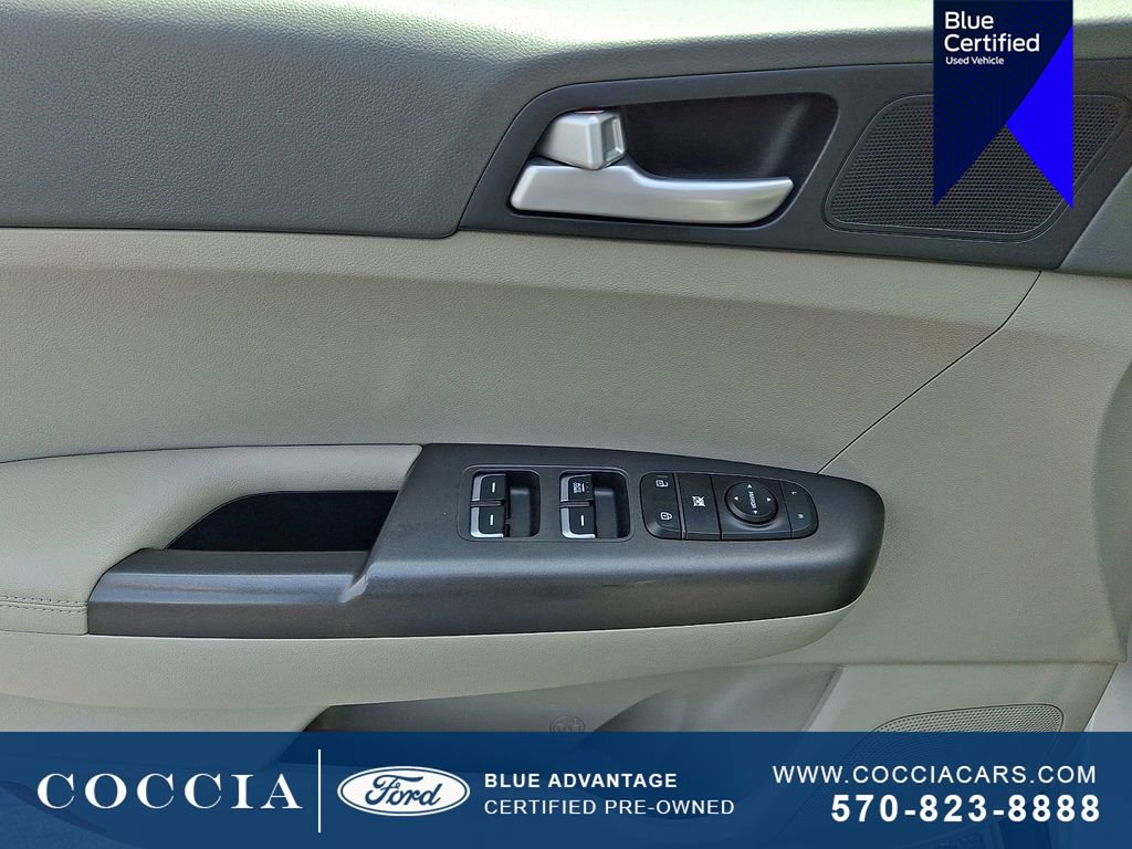 Used 2019 Kia Sportage LX FWD image 12