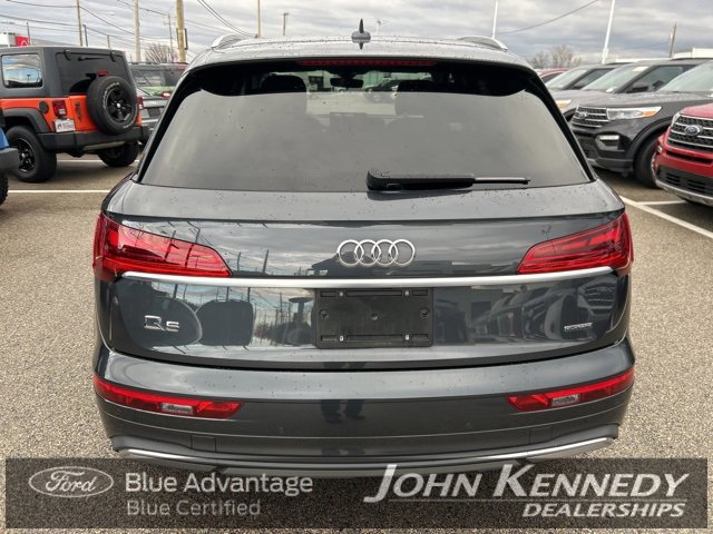 Used 2021 Audi Q5 2.0T Premium w/ Convenience Package image 3