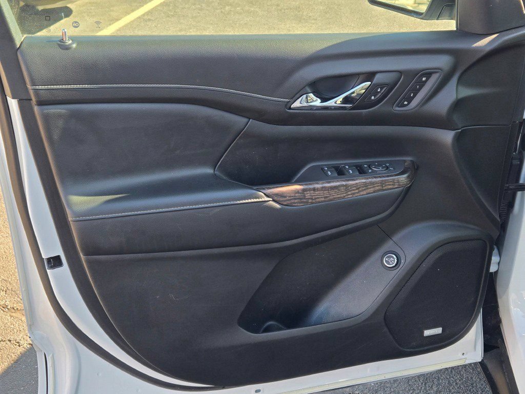 Used 2021 GMC Acadia Denali w/ Denali Ultimate Package AWD/4WD image 21