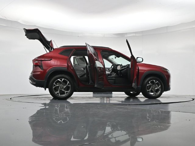Used 2025 Chevrolet Trax LT w/ LT Convenience Package FWD image 54