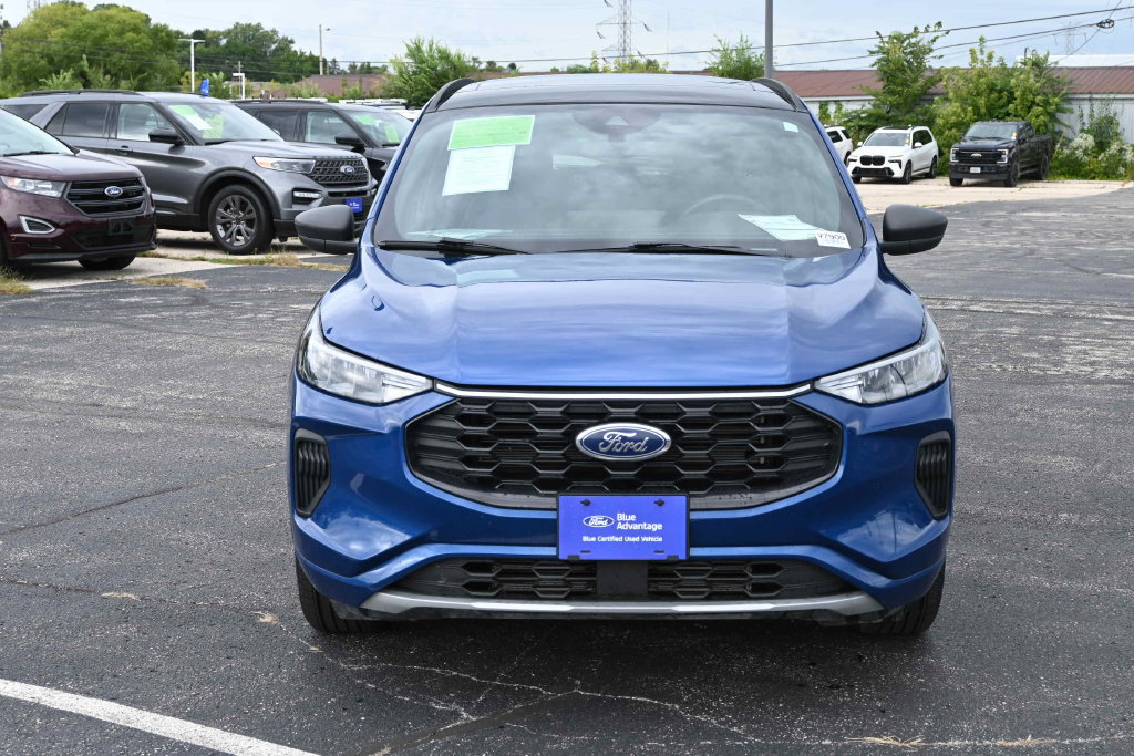Certified 2023 Ford Escape ST-Line w/ Tech Pack #1 AWD/4WD image 6