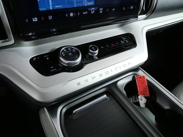 Certified 2025 Ford Expedition Active AWD/4WD image 21