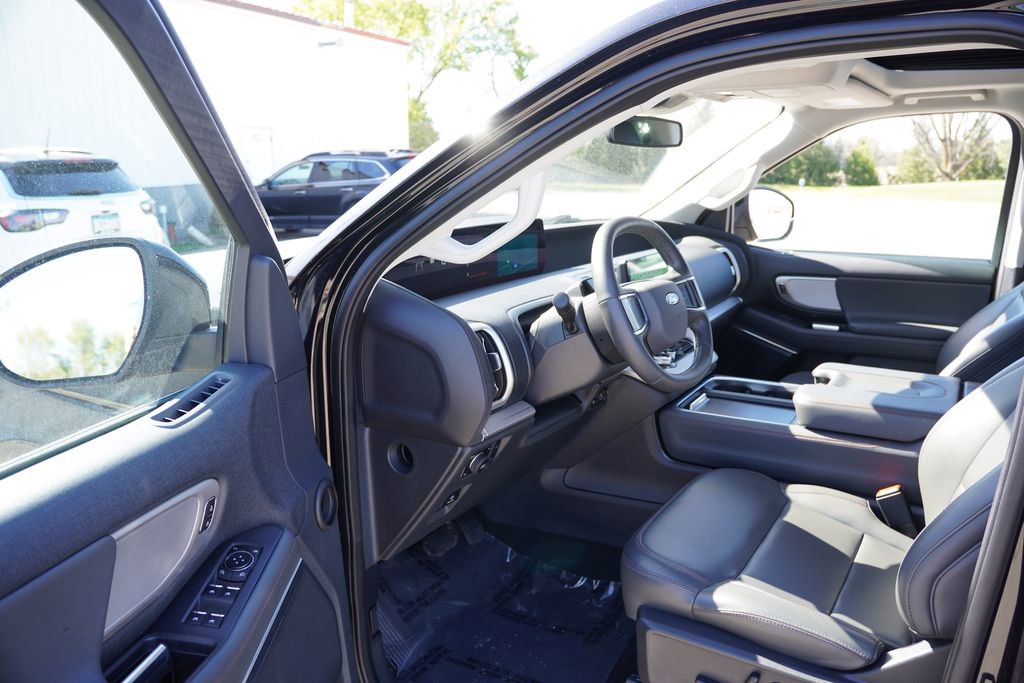 Certified 2025 Ford Expedition Active AWD/4WD image 15