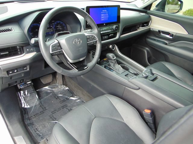Used 2024 Toyota Grand Highlander AWD image 11