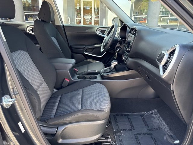 Used 2023 Kia Soul LX w/ LX Technology Package image 26