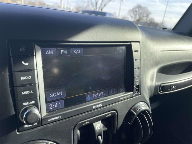 Used 2018 Jeep Wrangler Unlimited Rubicon image 17