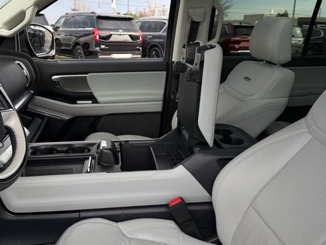 Certified 2025 Ford Expedition Platinum image 49