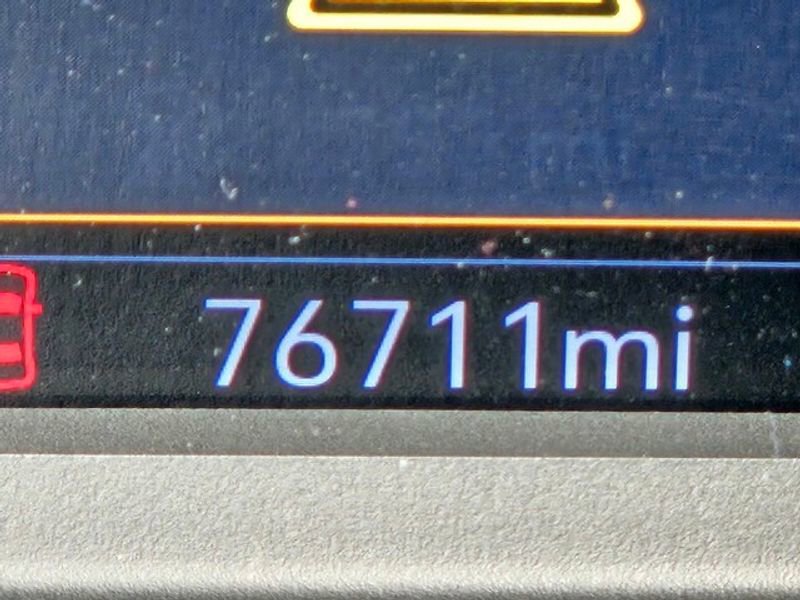 Used 2021 Chevrolet Tahoe Premier w/ Premium Package image 25