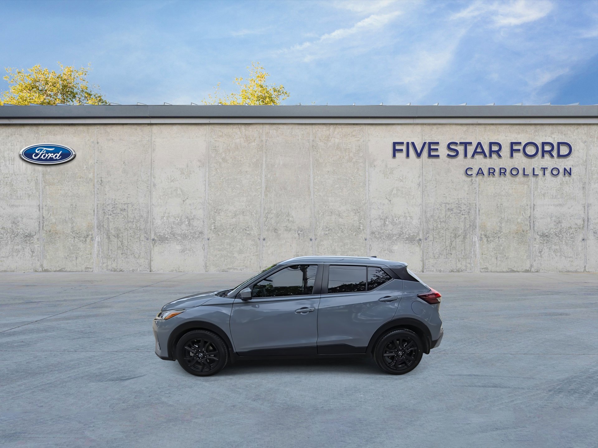 Used 2023 Nissan Kicks SV image 2