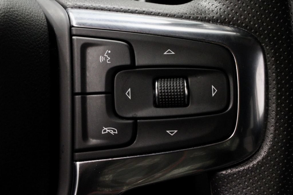 Used 2025 Chevrolet Blazer LT FWD image 27