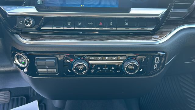 Used 2025 Chevrolet Silverado 2500 LT w/ Convenience Package AWD/4WD image 21