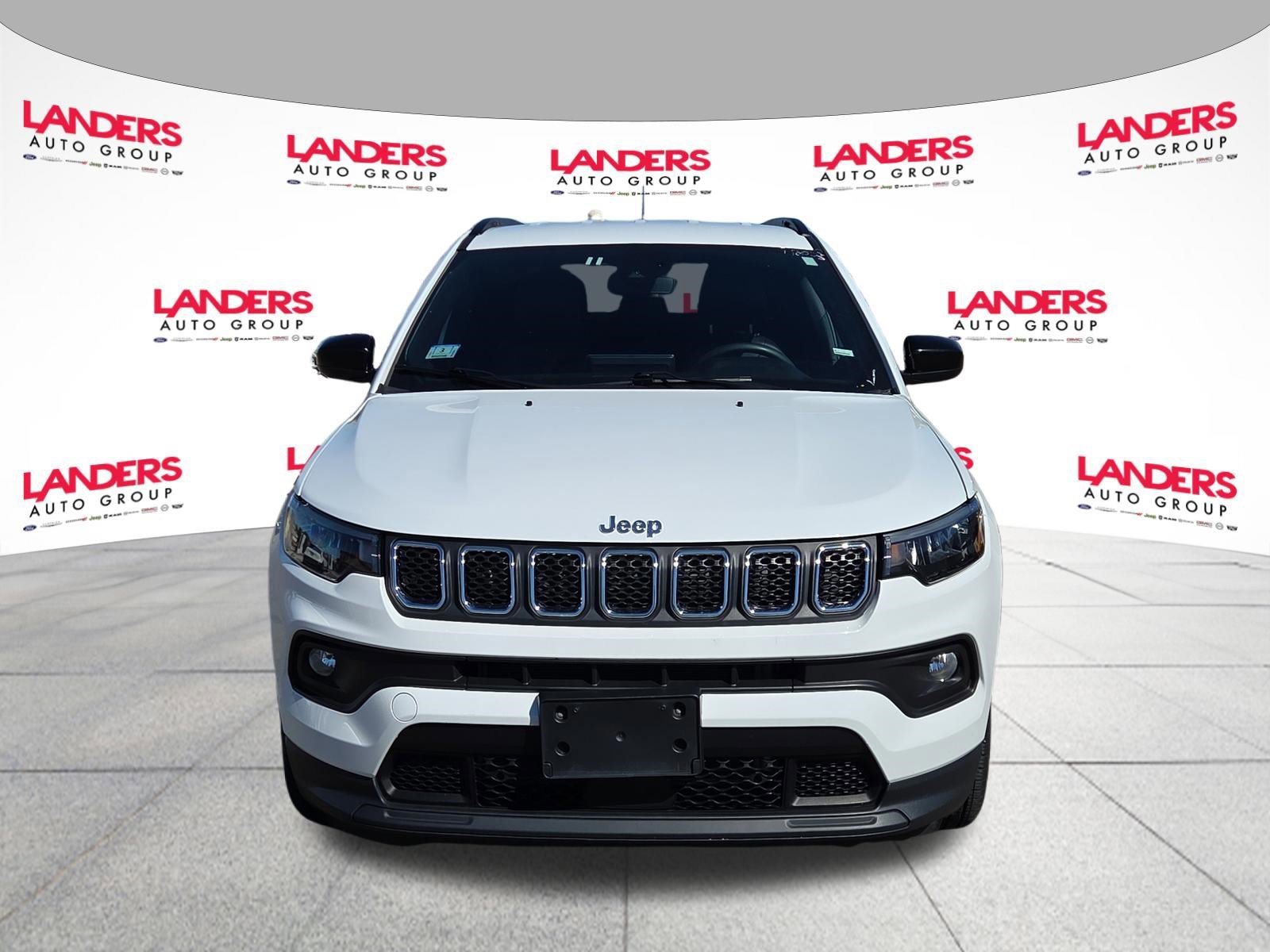 Used 2024 Jeep Compass Latitude image 8