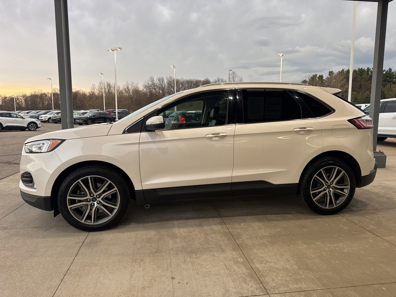 Certified 2019 Ford Edge Titanium w/ Cold Weather Package image 4
