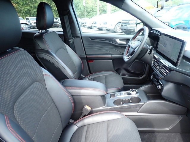 Certified 2023 Ford Escape ST-Line Select w/ Tech Pack #2 image 11