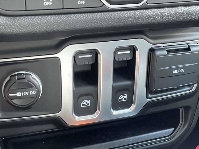 Used 2026 Jeep Wrangler Sport AWD/4WD image 12