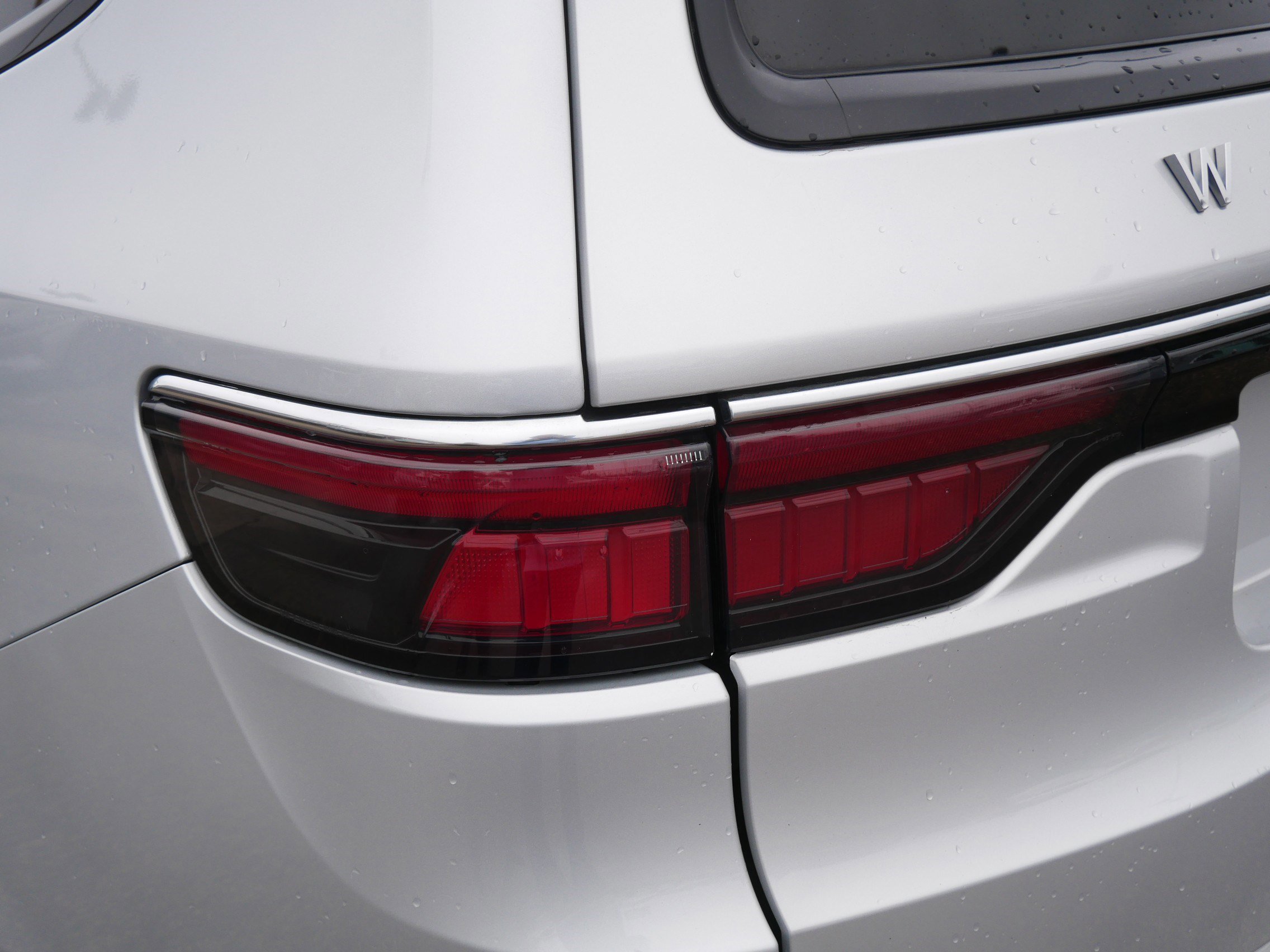 Used 2024 Jeep Wagoneer L Series II image 17