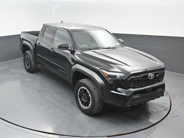 Used 2025 Toyota Tacoma TRD Off-Road AWD/4WD image 18