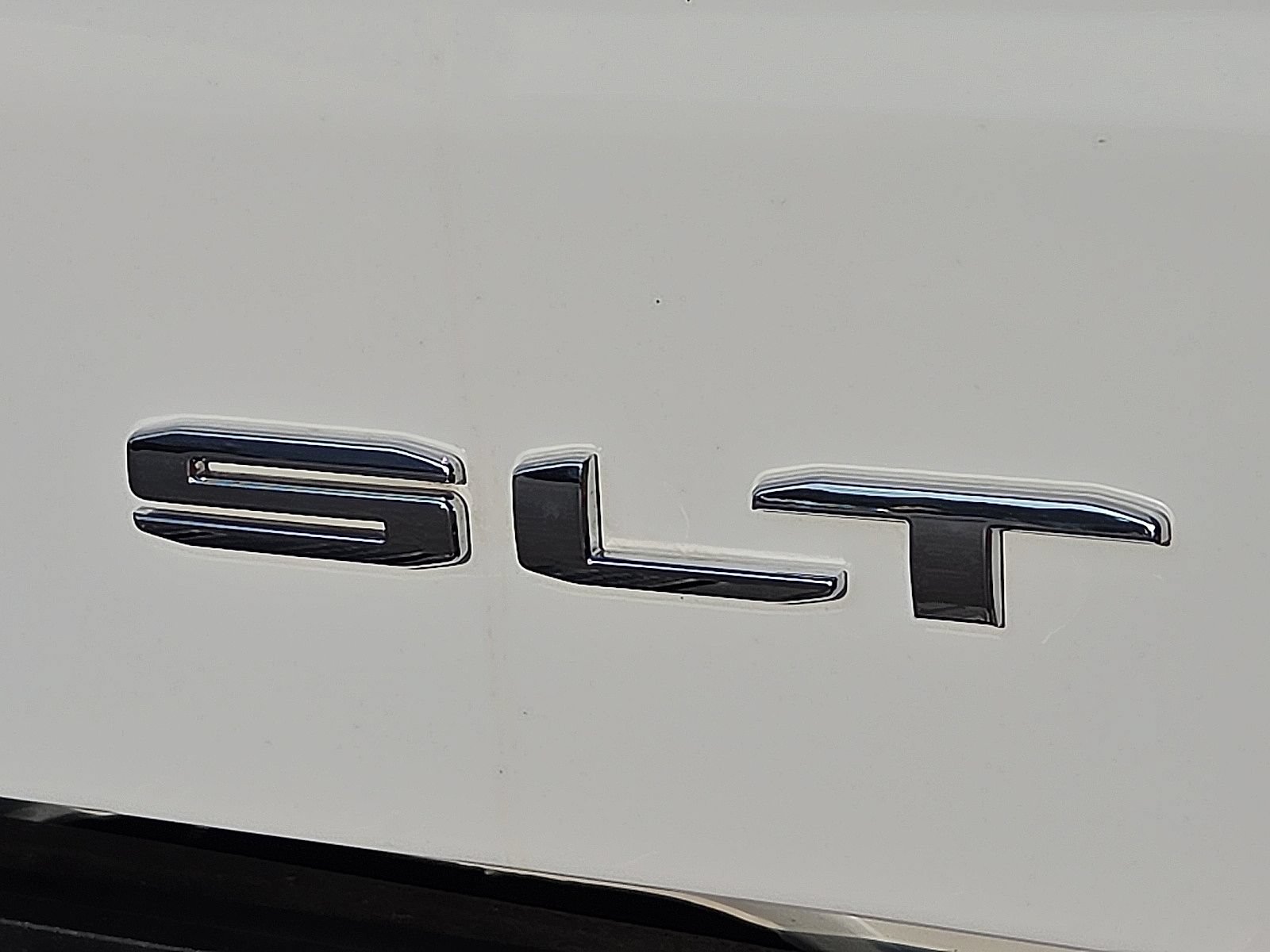 Used 2024 GMC Sierra 1500 SLT w/ SLT Premium Package AWD/4WD image 9