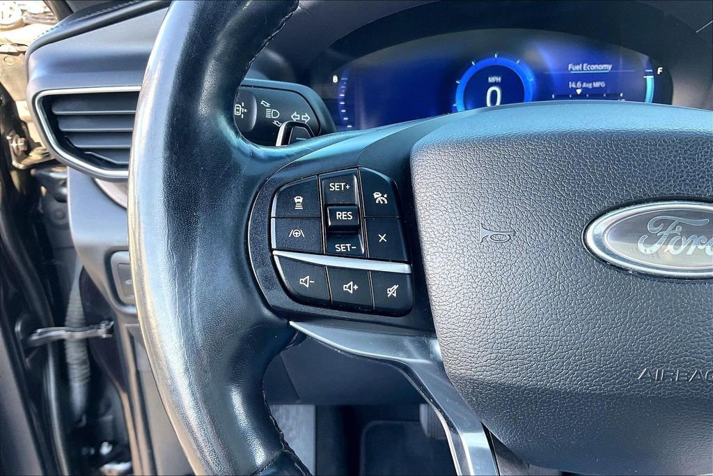 Certified 2020 Ford Explorer Platinum w/ Premium Technology Package image 16