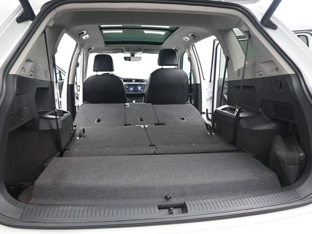 Used 2019 Volkswagen Tiguan SEL image 52