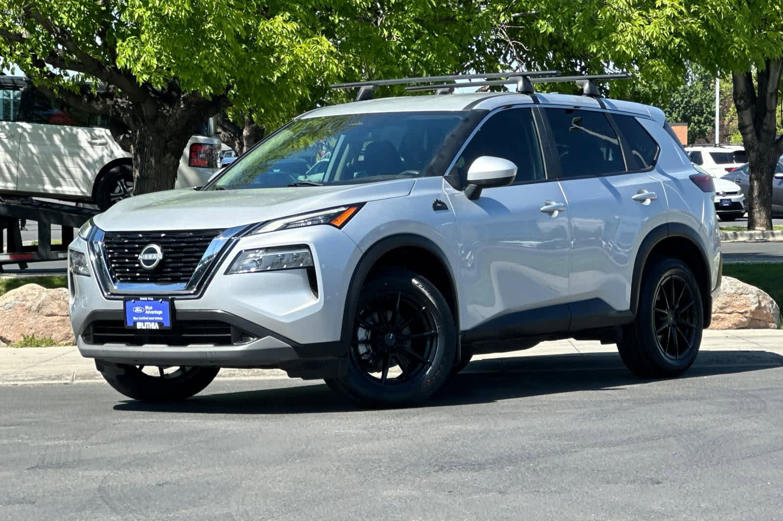Used 2023 Nissan Rogue SV AWD/4WD image 1
