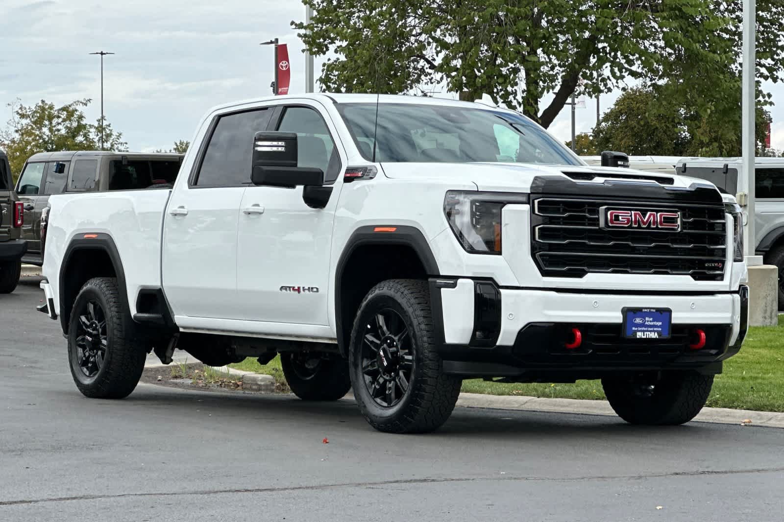 Used 2025 GMC Sierra 2500 AT4 AWD/4WD image 9