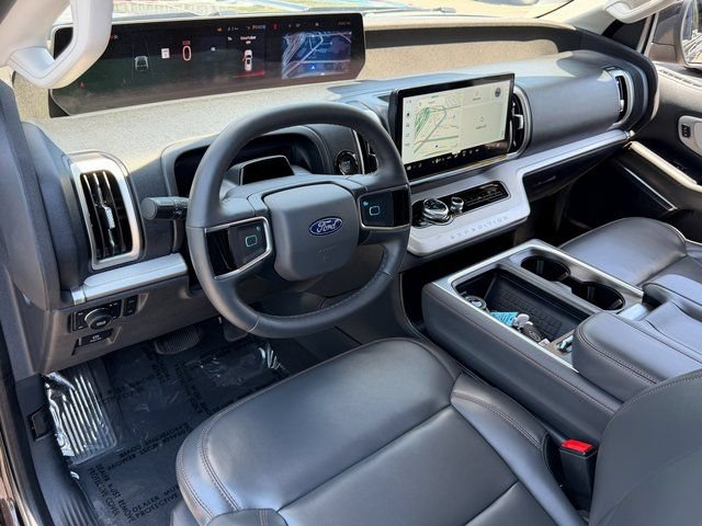 Certified 2025 Ford Expedition Active AWD/4WD image 40