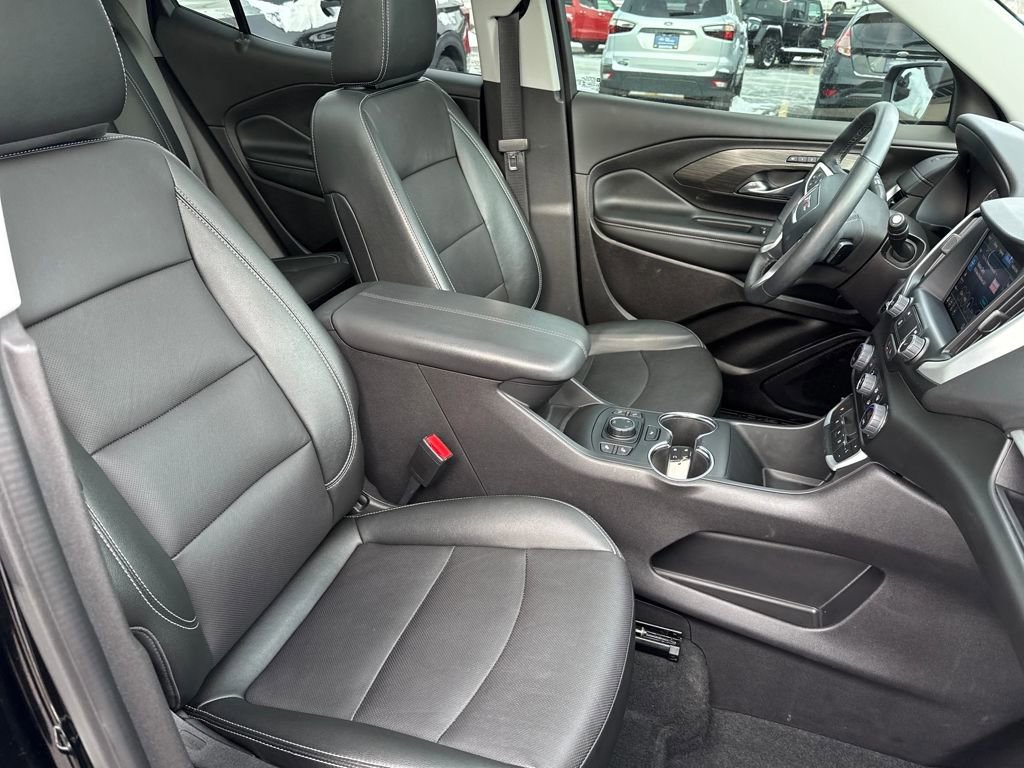 Used 2024 GMC Terrain SLT w/ Infotainment Package II image 8