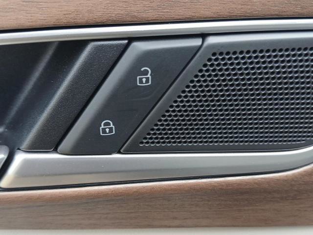 Used 2024 Volkswagen Atlas SE image 15