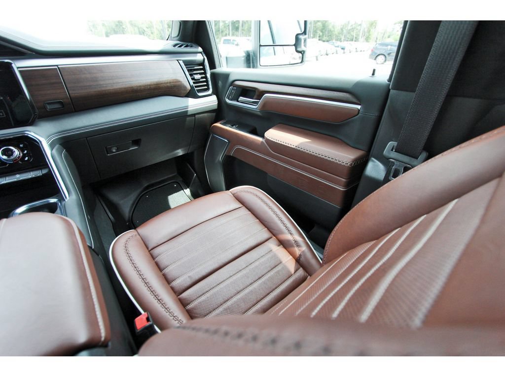 Used 2025 GMC Sierra 2500 Denali Ultimate w/ Max Trailering Package AWD/4WD image 12