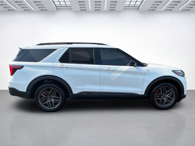 Certified 2025 Ford Explorer ST-Line w/ Premium Package AWD/4WD image 2