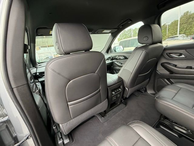 Used 2023 Chevrolet Traverse RS image 17
