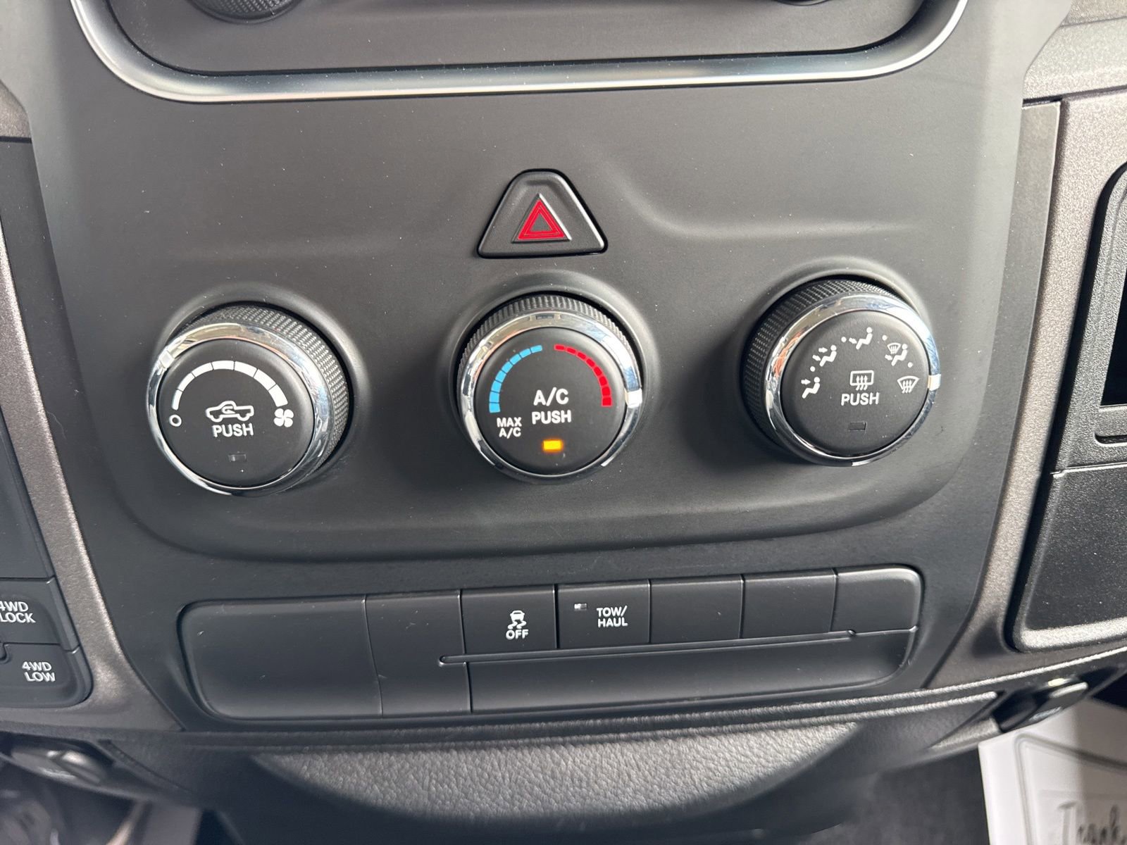 Used 2019 RAM 1500 Express w/ Express Value Package AWD/4WD image 31