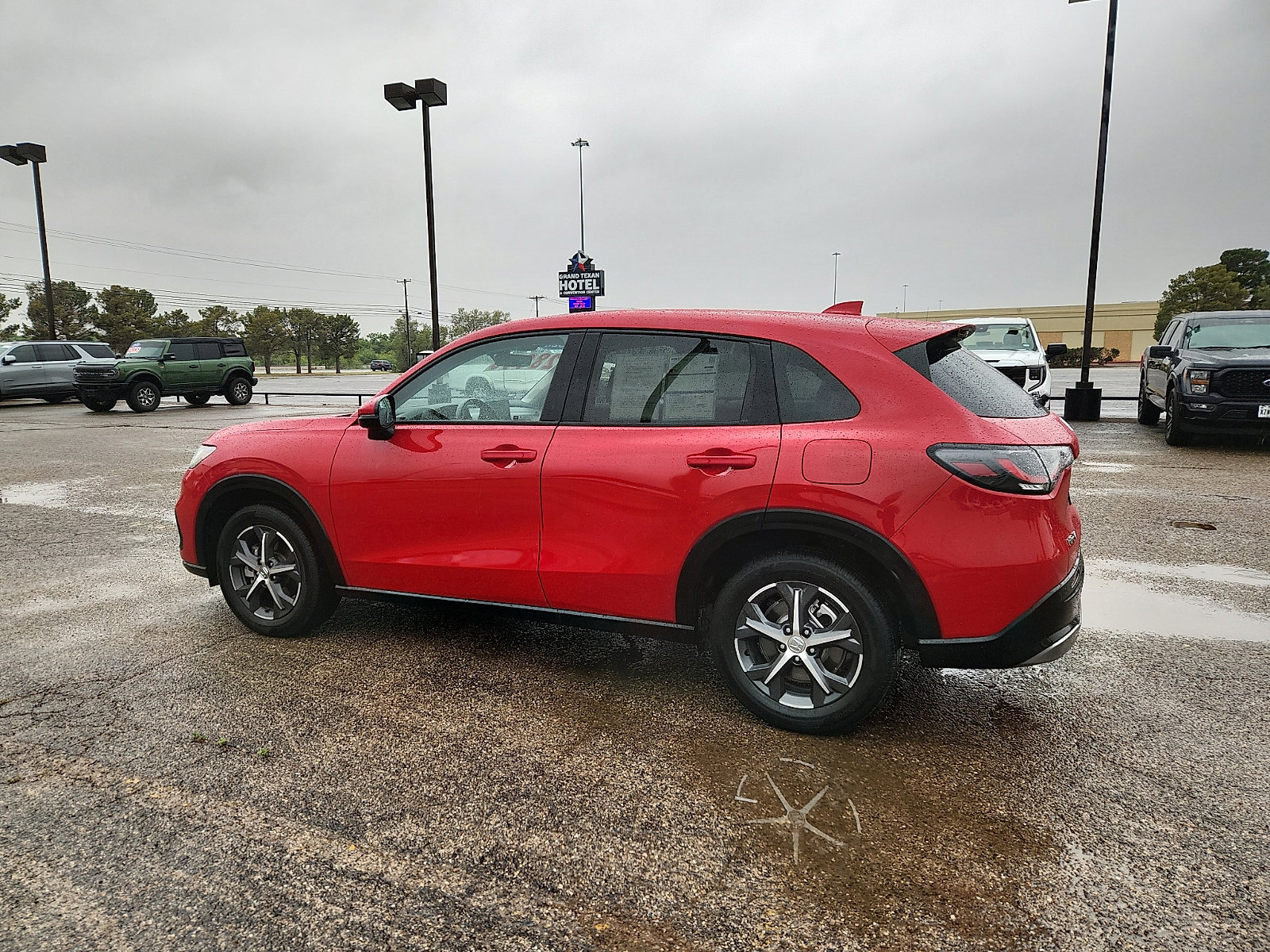 Used 2025 Honda HR-V EX-L image 4
