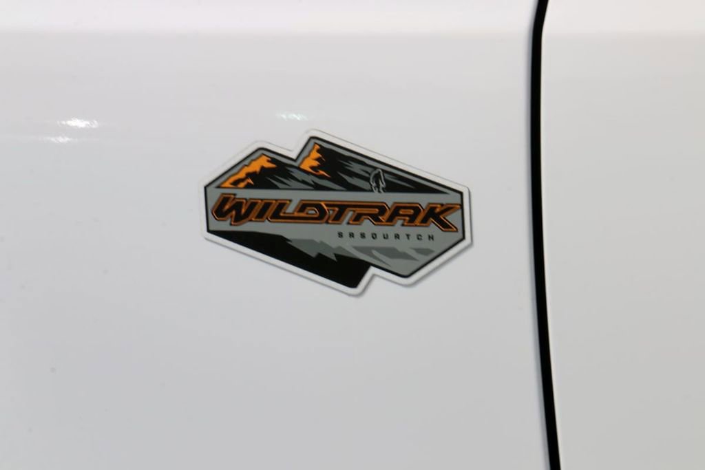 Certified 2024 Ford Bronco Wildtrak AWD/4WD image 9