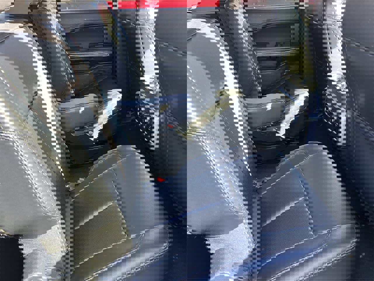 Certified 2024 Ford Expedition XLT image 10